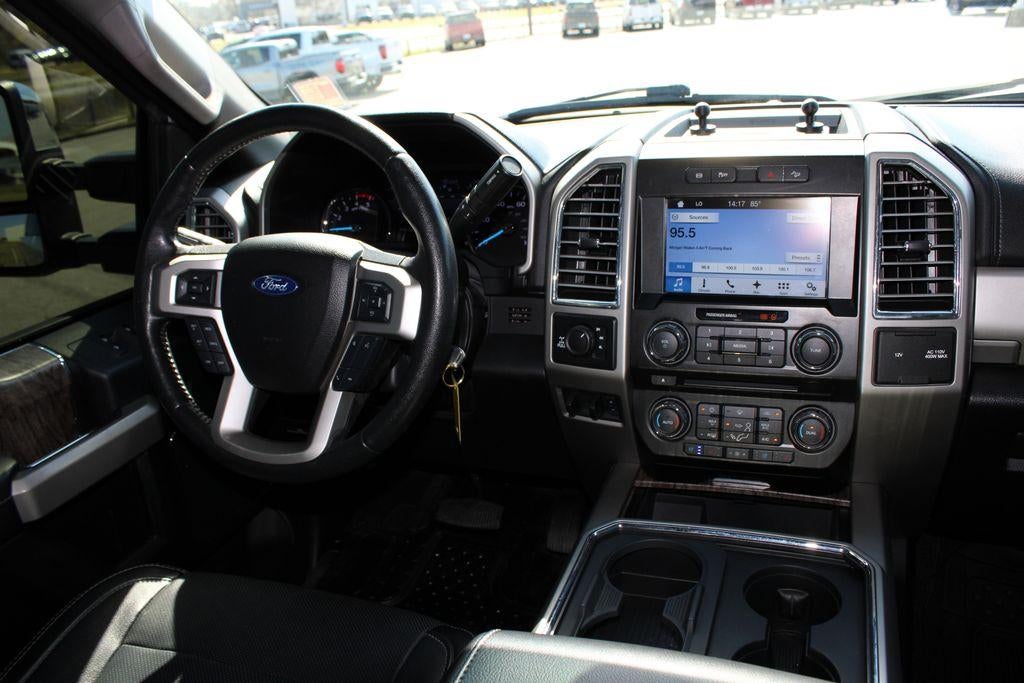 2017 Ford Super Duty F-250 SRW Lariat