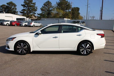 2022 Nissan Altima 2.5 SV