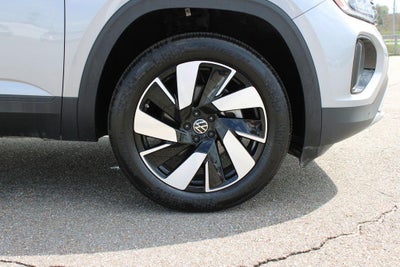 2025 Volkswagen Atlas Cross Sport 2.0T SE w/Technology