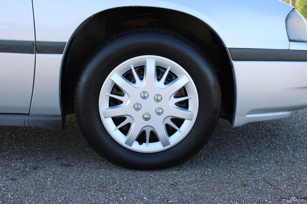 2004 Chevrolet Impala Base