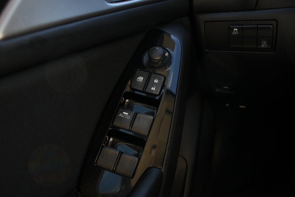 2018 Mazda Mazda3 4-Door Sport