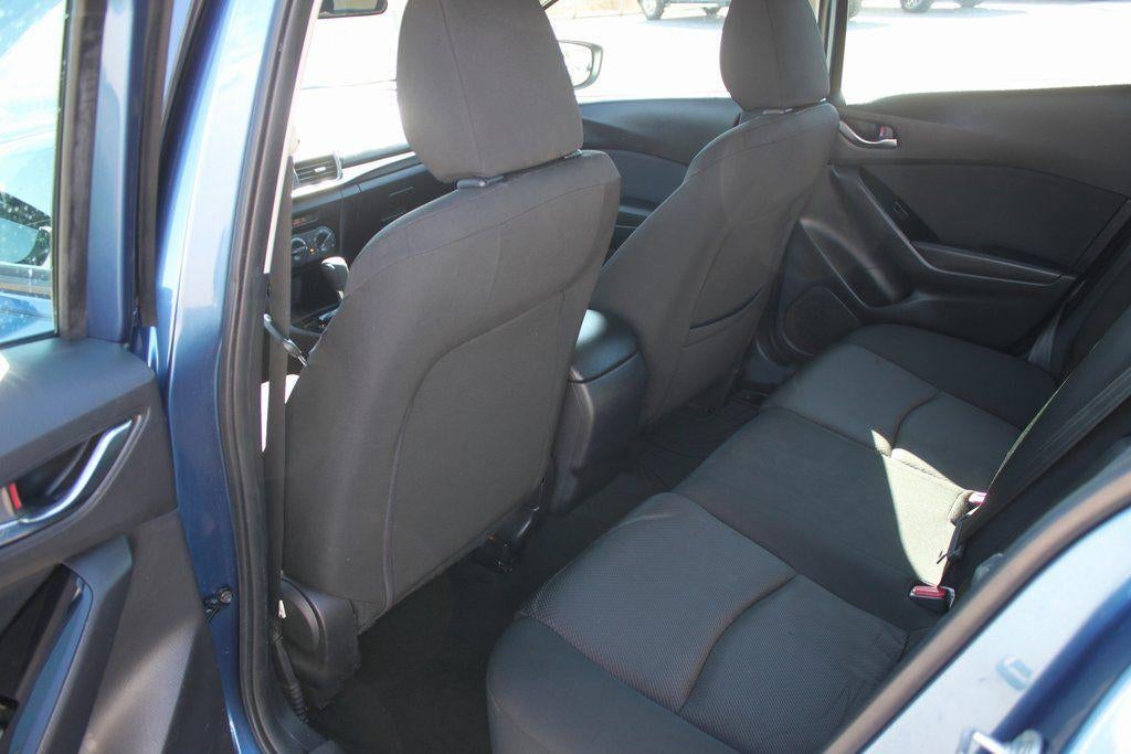 2018 Mazda Mazda3 4-Door Sport