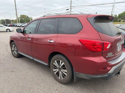 2017 Nissan Pathfinder SV