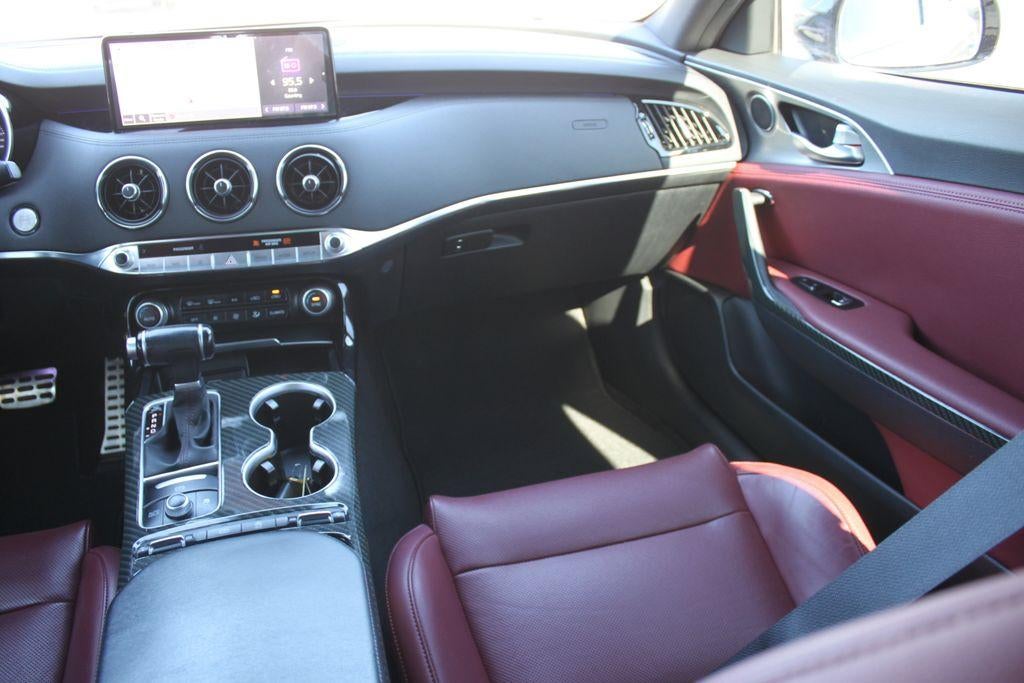 2022 Kia Stinger GT1