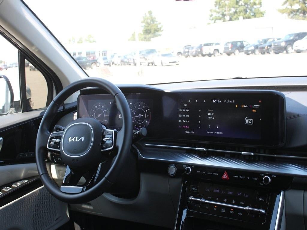 2024 Kia Carnival SX