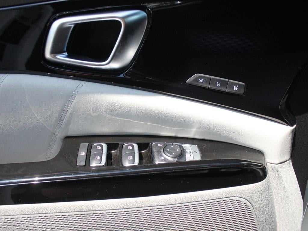 2024 Kia Carnival SX