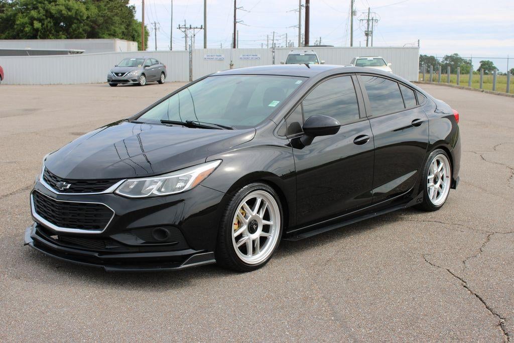 Used 2018 Chevrolet Cruze LS with VIN 1G1BB5SM8J7204613 for sale in Ozark, AL