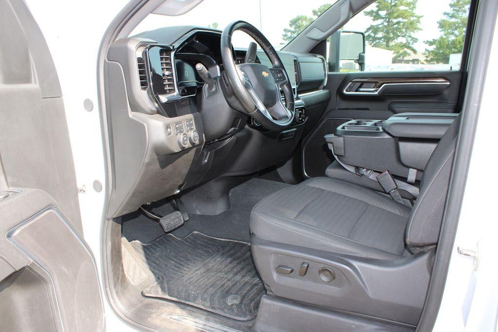 2025 Chevrolet Silverado 3500 HD Chassis Cab LT