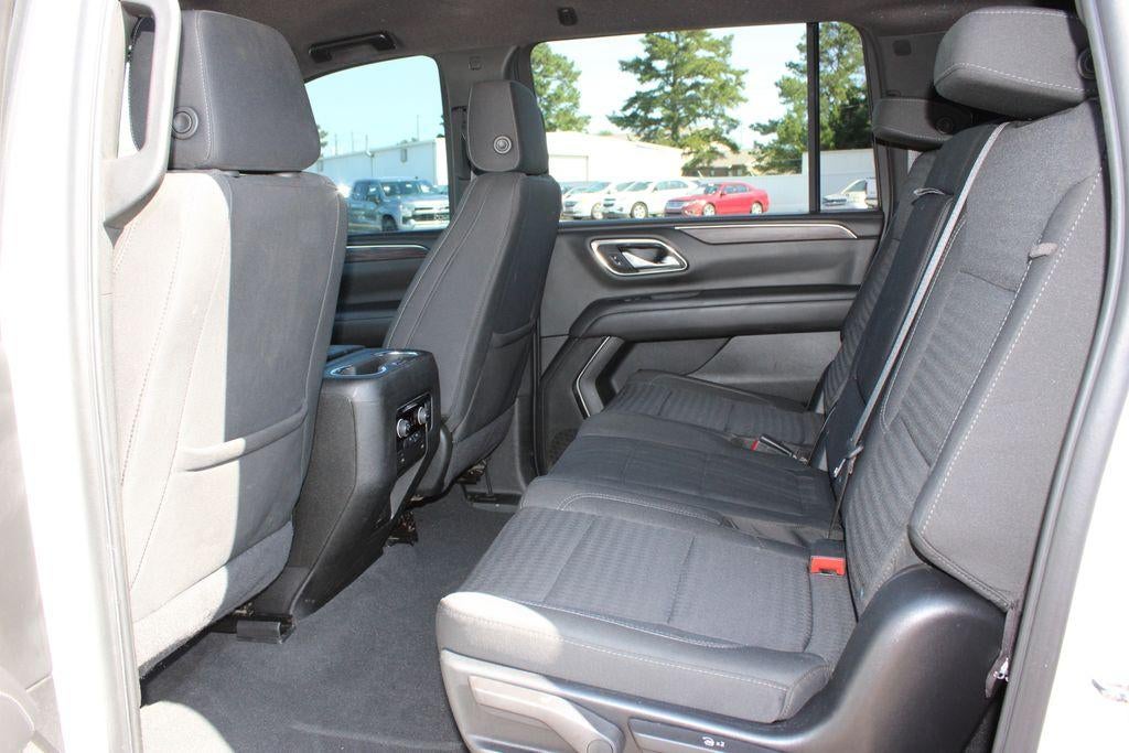 2023 Chevrolet Suburban LS
