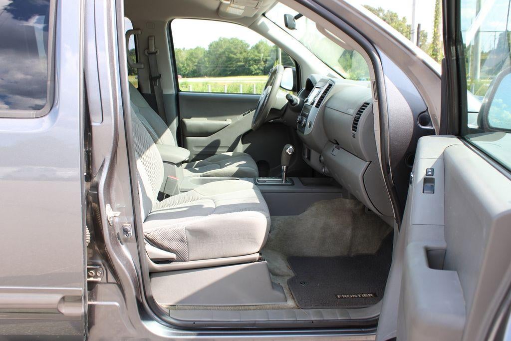 2017 Nissan Frontier SV V6