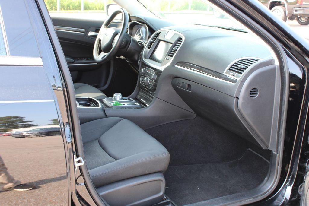 2019 Chrysler 300 Touring