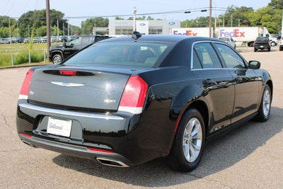 2019 Chrysler 300 Touring