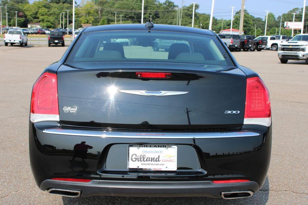 2019 Chrysler 300 Touring
