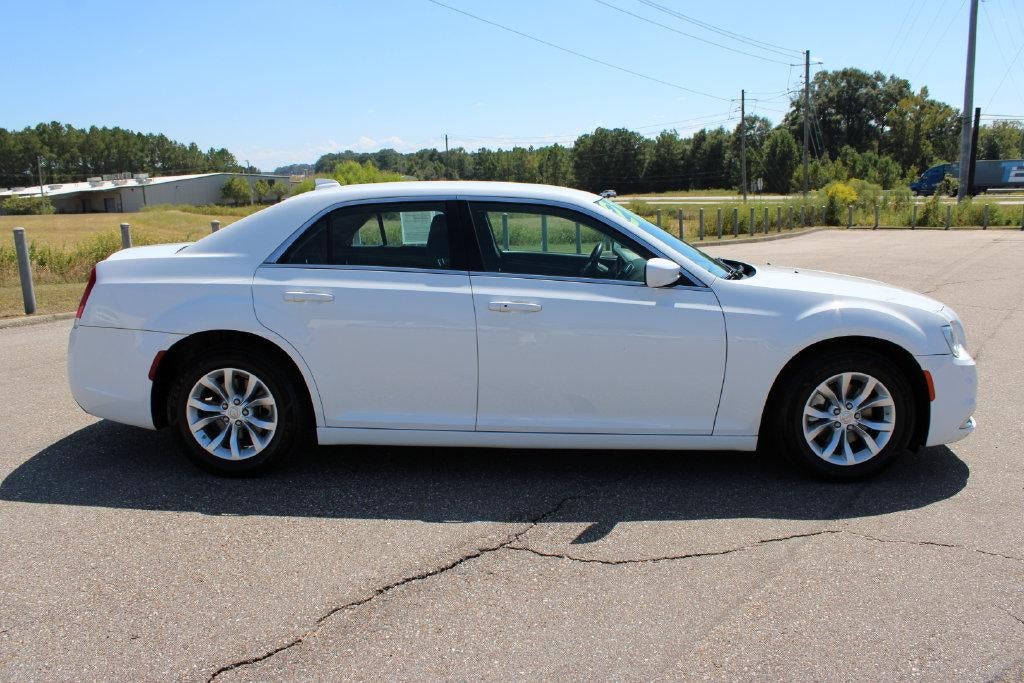 2022 Chrysler 300 Touring