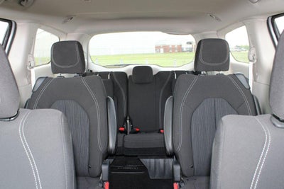2024 Chrysler Voyager LX