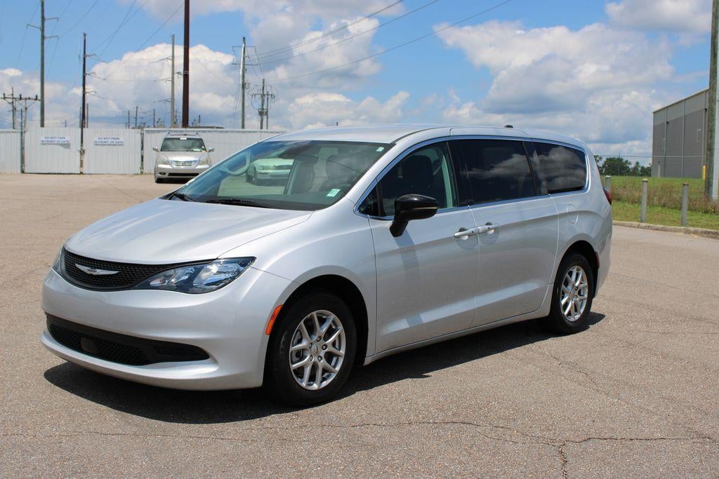2024 Chrysler Voyager LX