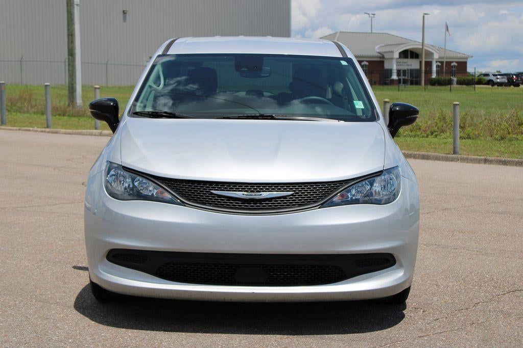 2024 Chrysler Voyager LX