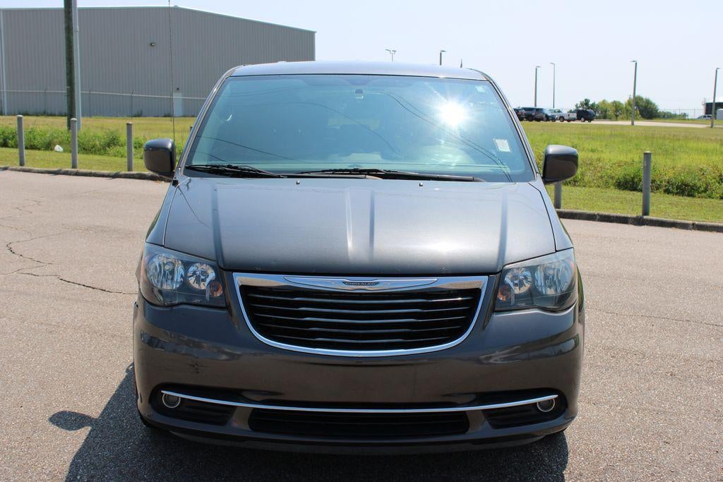 2016 Chrysler Town & Country S