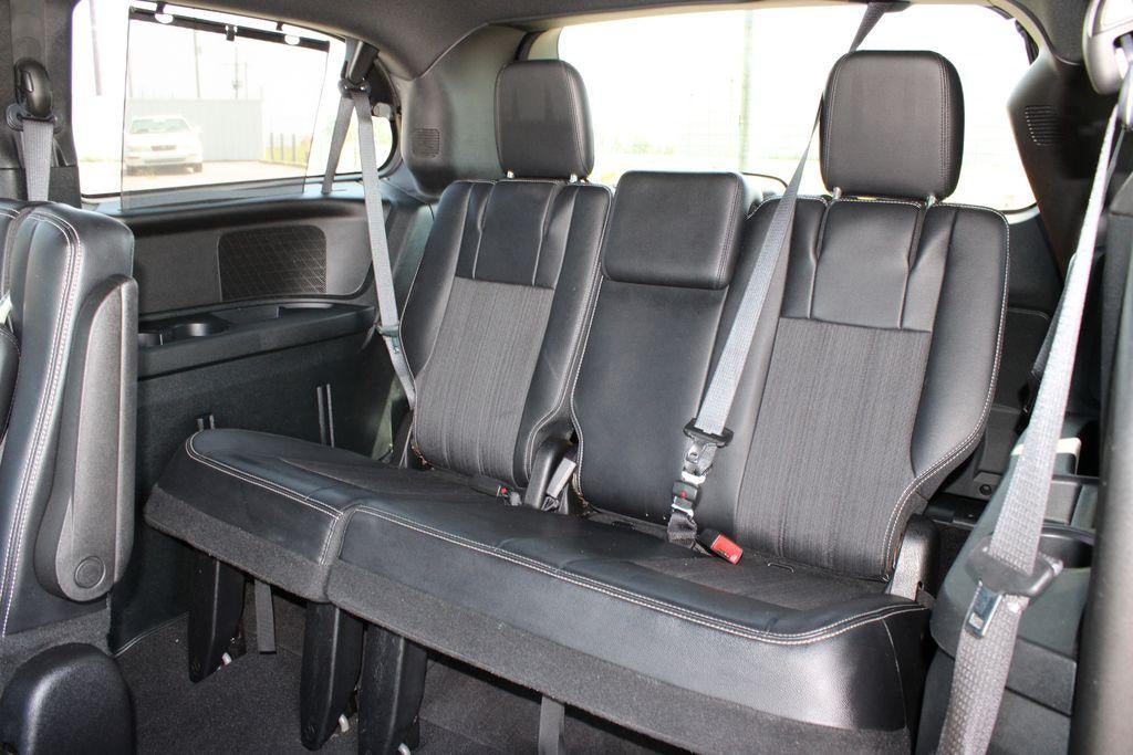 2016 Chrysler Town & Country S