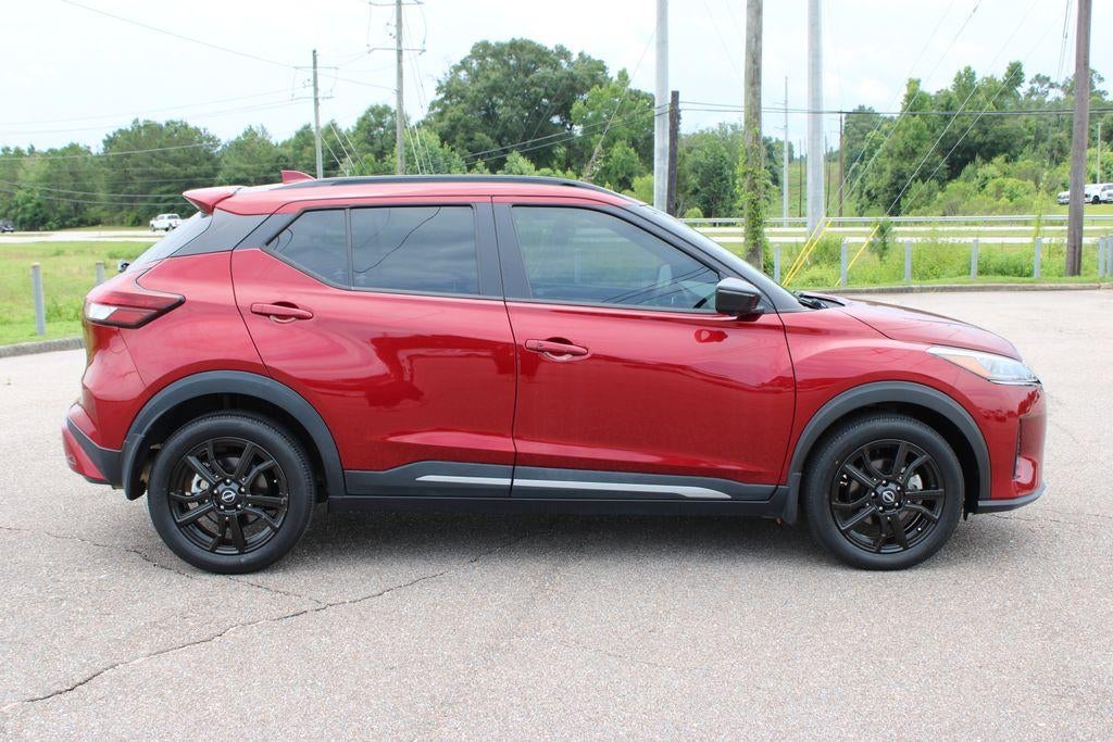 2023 Nissan Kicks SR