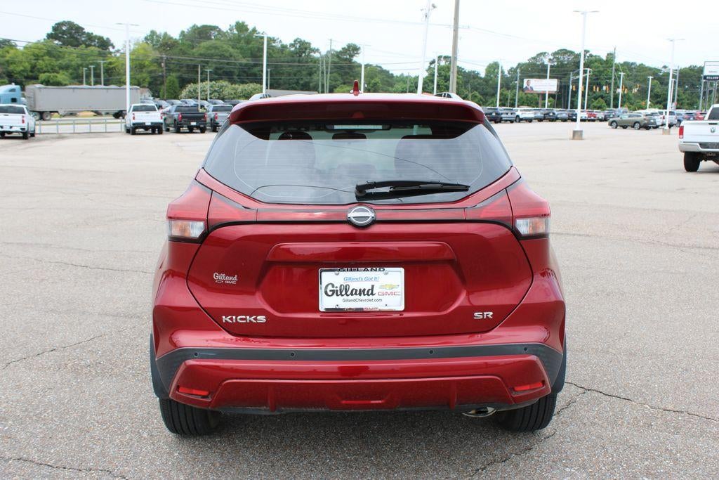 2023 Nissan Kicks SR