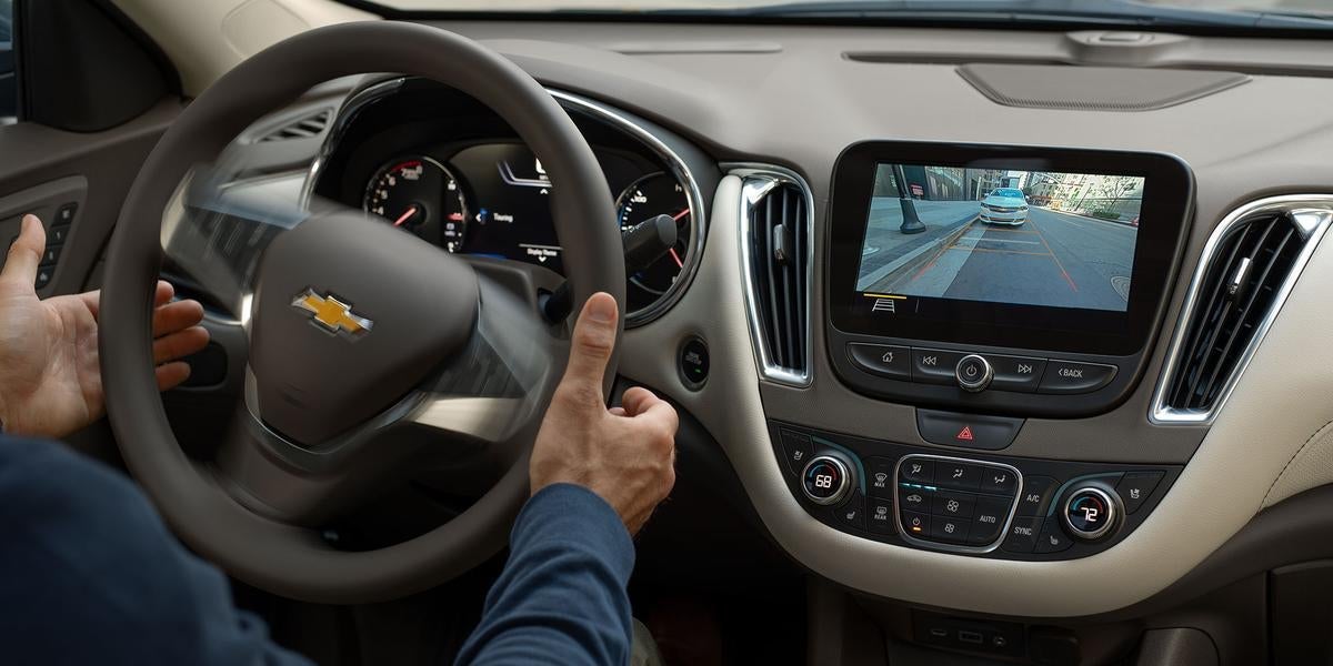 gmc-vehicle-2025-GMC-Acadia dashboard steering wheel view